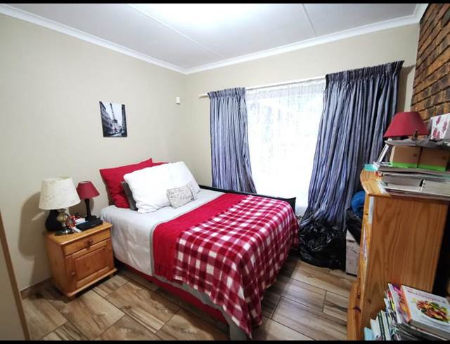 3 BEDROOM PROPERTY TO RENT IN GOLF PARK