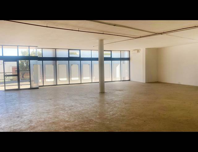 1,233M² WAREHOUSE TO LET IN LINBRO PARK