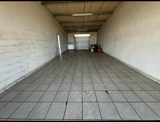 80M² RETAIL TO LET IN NAAUWPOORT