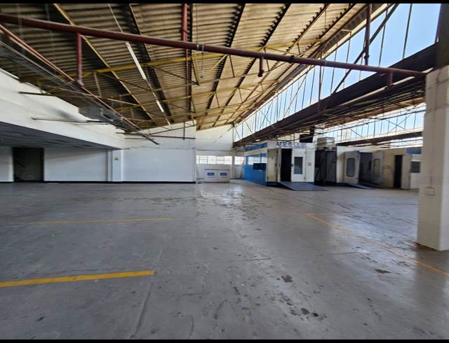 1,800M² WAREHOUSE TO LET IN STEELEDALE
