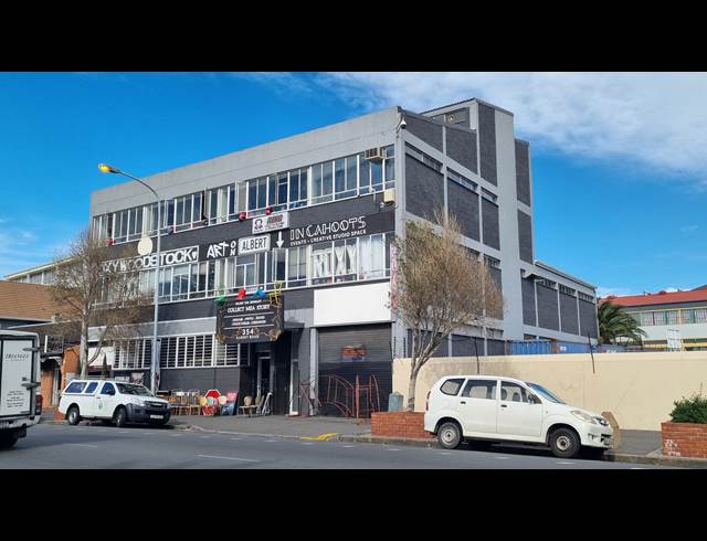 365M² BUILDING TO LET IN WOODSTOCK