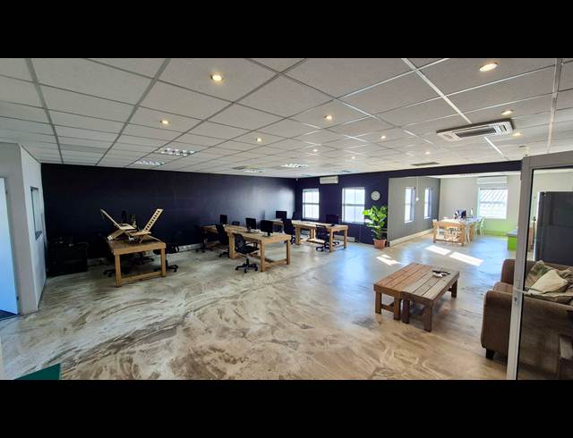 145M² OFFICE TO LET IN WESTLAKE