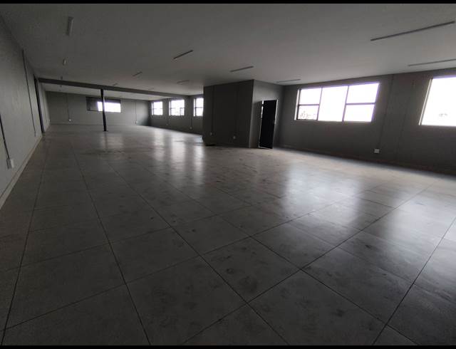 2,700M² WAREHOUSE TO LET IN ALBERTON NORTH