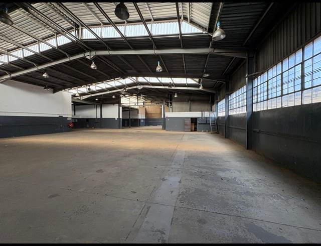 1,700M² WAREHOUSE TO LET IN GERMISTON CENTRAL