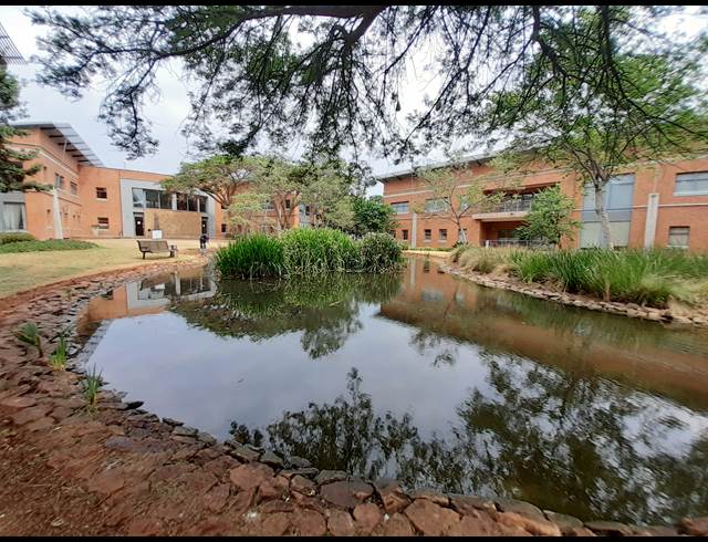 690M² OFFICE TO LET IN DIE HOEWES