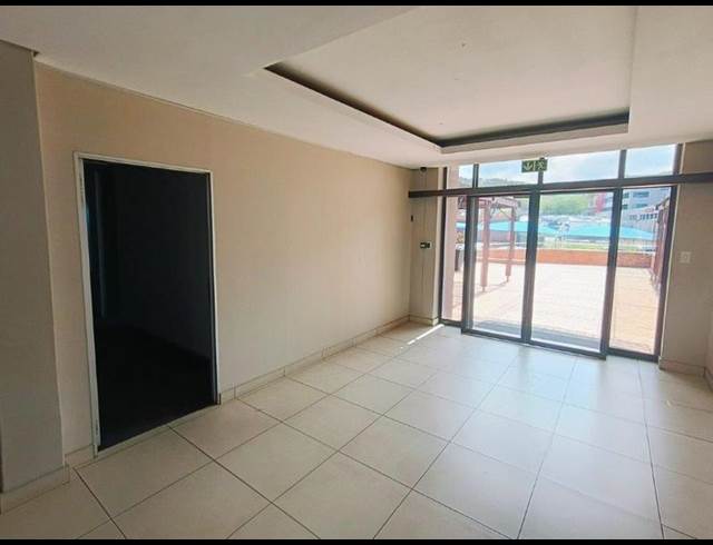 BUSINESS PROPERTY TO RENT IN CONSTANTIA KLOOF