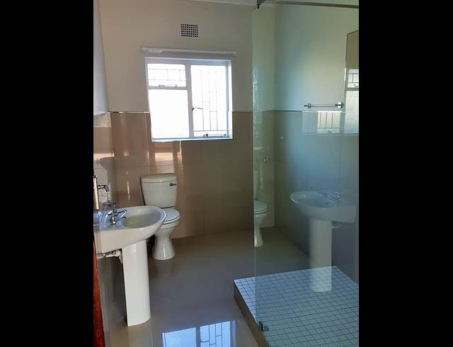 2 bed property to rent in WORCESTER CENTRAL