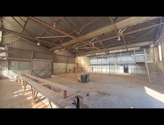 600M² FACTORY TO LET IN INDUSTRIA NORTH
