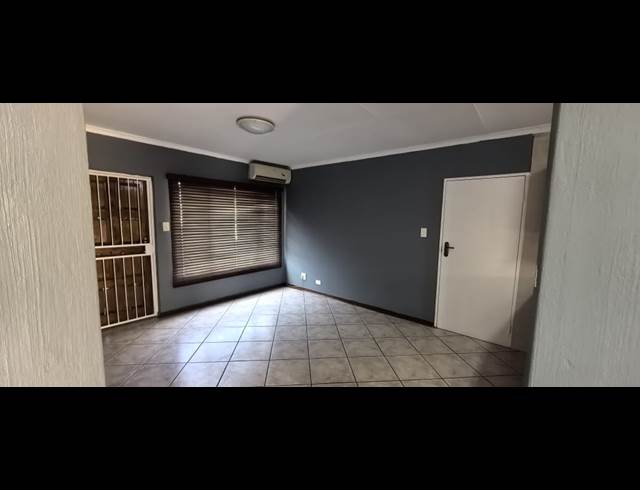 2 BEDROOM TOWNHOUSE TO LET IN CASHAN