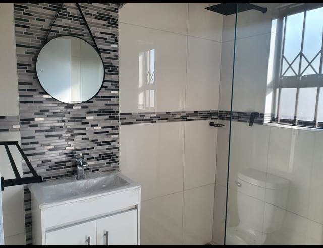 2 bed property to rent in WHETSTONE