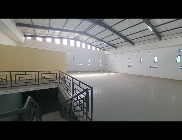 1,300M² WAREHOUSE TO LET IN ORMONDE