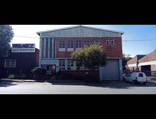 900M² WAREHOUSE TO LET IN BENROSE
