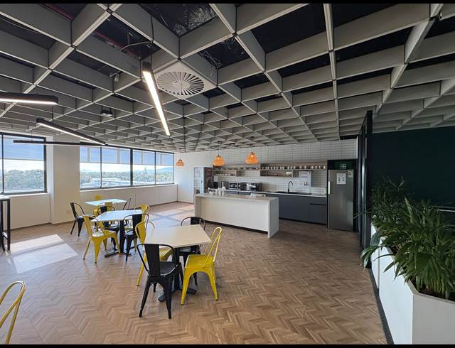 5,780M² SERVICED OFFICE TO LET IN PINELANDS