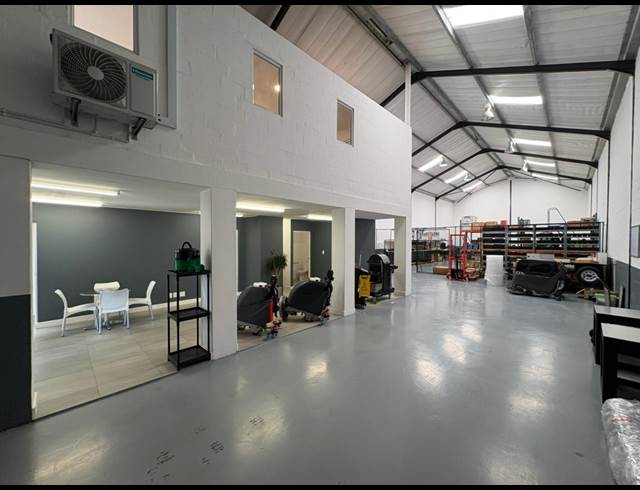 345M² WAREHOUSE TO LET IN STRAND CENTRAL
