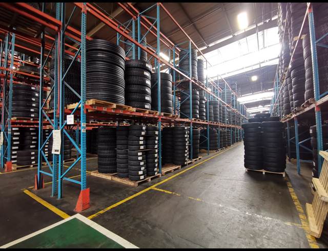19,294M² WAREHOUSE TO LET IN JET PARK