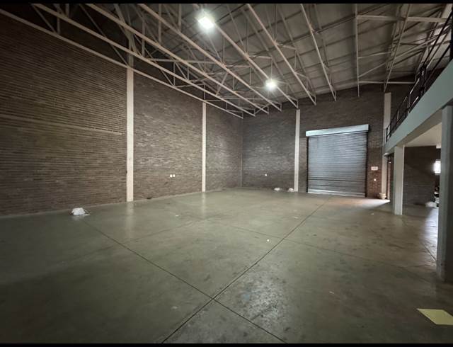 450M² WAREHOUSE TO LET IN STORMILL