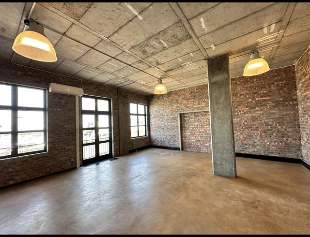 75M² OFFICE TO LET IN WOODSTOCK