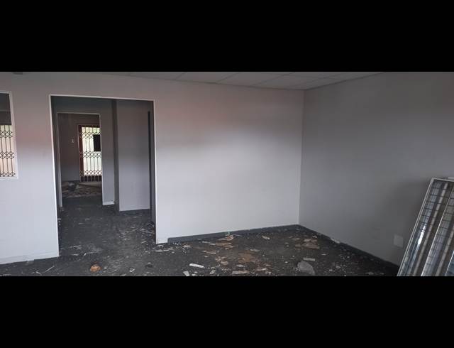 99.93M² BUSINESS TO LET IN HIGHVELD