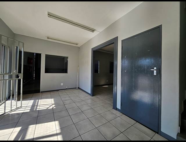 347M² WAREHOUSE TO LET IN MONTANA PARK
