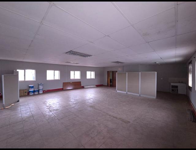 160M² OFFICE TO LET IN KOEDOESPOORT INDUSTRIAL