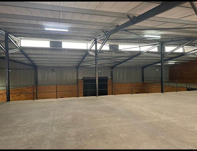 1,162M² WAREHOUSE TO LET IN ORMONDE