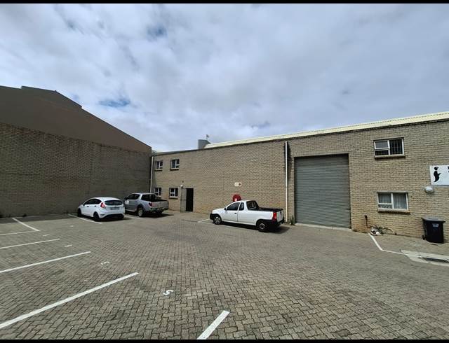 366M² WAREHOUSE RENTED IN FISANTEKRAAL INDUSTRIAL
