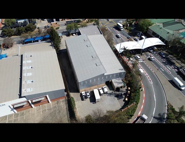 1,700M² WAREHOUSE TO LET IN LINBRO PARK