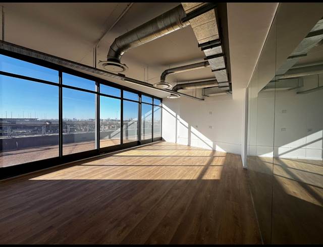 824M² OFFICE TO LET IN WOODSTOCK