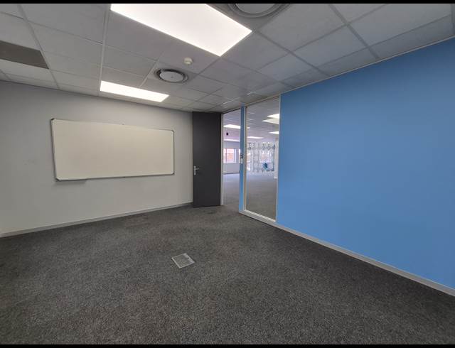 724M² OFFICE TO LET IN SANDTON CENTRAL