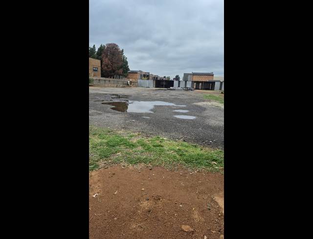 3,000M² INDUSTRIAL YARD TO LET IN ANDERBOLT