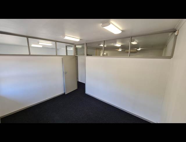 105M² OFFICE TO LET IN PINELANDS