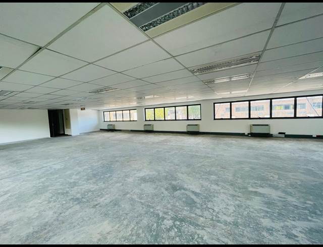684M² OFFICE TO LET IN RANDJESPARK