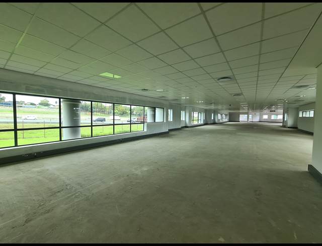 1,766.60M² OFFICE TO LET IN VORNA VALLEY
