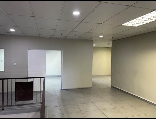 3,470M² WAREHOUSE TO LET IN JACOBS