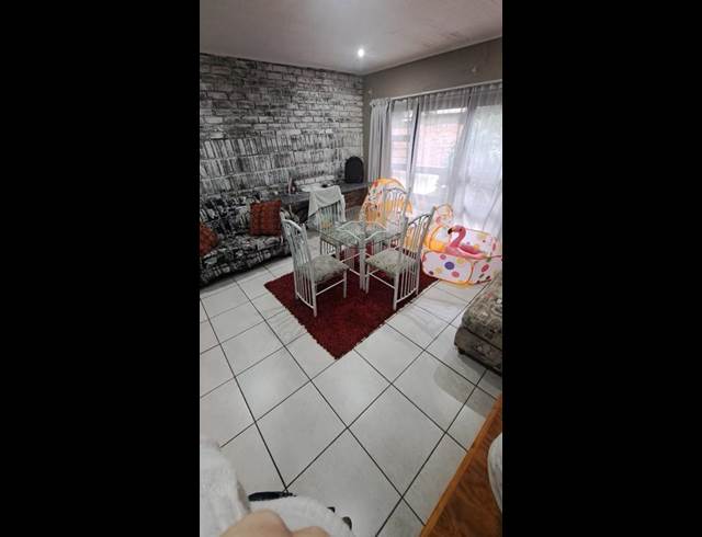 4 BEDROOM PROPERTY TO RENT IN PETERSFIELD