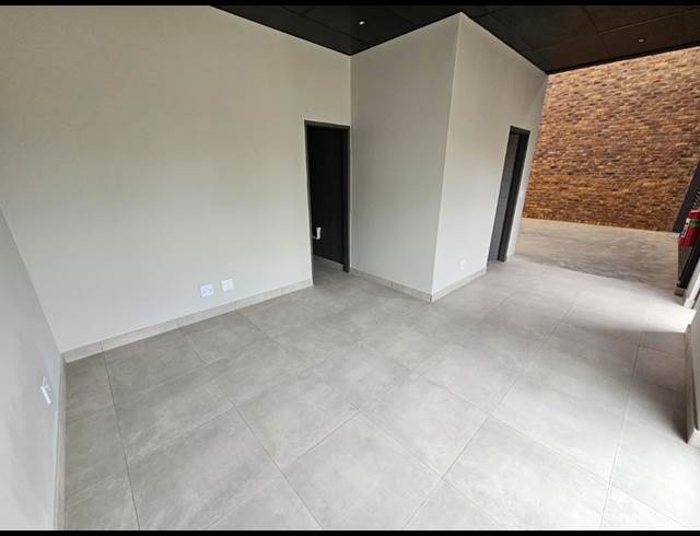 279M² FACTORY TO LET IN ANDERBOLT