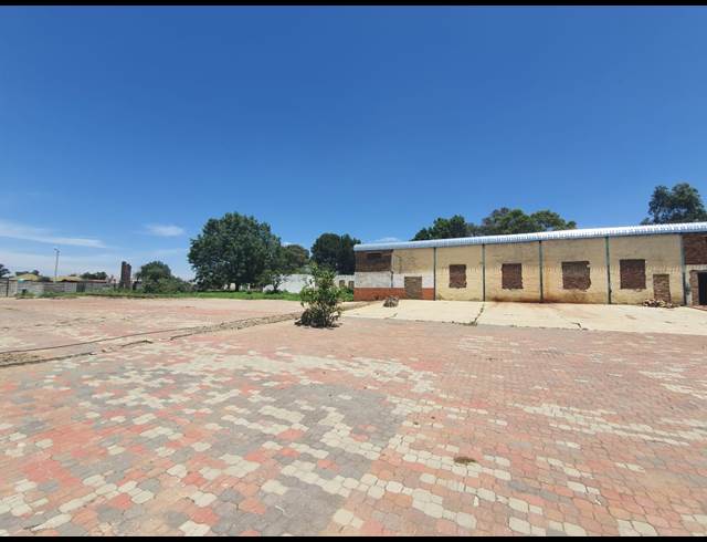 500M² BUILDING TO LET IN WITHOK ESTATE