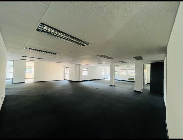 360.20M² OFFICE TO LET IN BRYANSTON