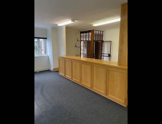 100M² OFFICE TO LET IN FORESHORE