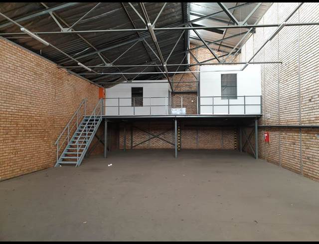 272M² WAREHOUSE RENTED IN WADEVILLE
