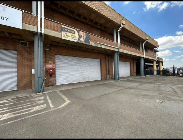 225M² WAREHOUSE TO LET IN PRINCESS AH