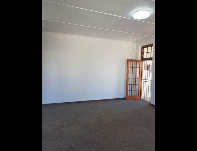 2 bed property to rent in WORCESTER CENTRAL