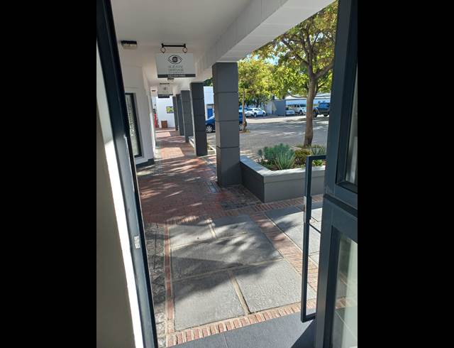 Retail property to rent in WORCESTER CENTRAL