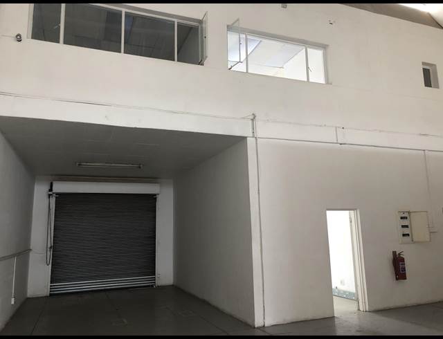 381M² WAREHOUSE TO LET IN SILVERTONDALE