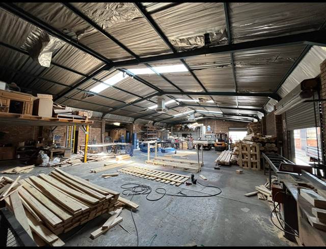 669M² WAREHOUSE TO LET IN DAGGAFONTEIN