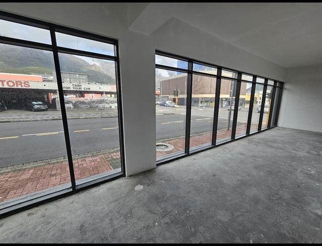 496M² RETAIL TO LET IN WOODSTOCK