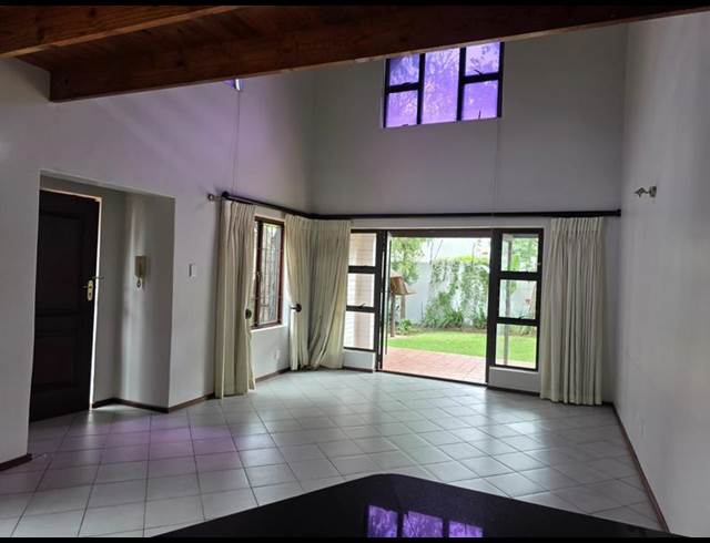 3 BEDROOM PROPERTY TO RENT IN SUNNINGHILL