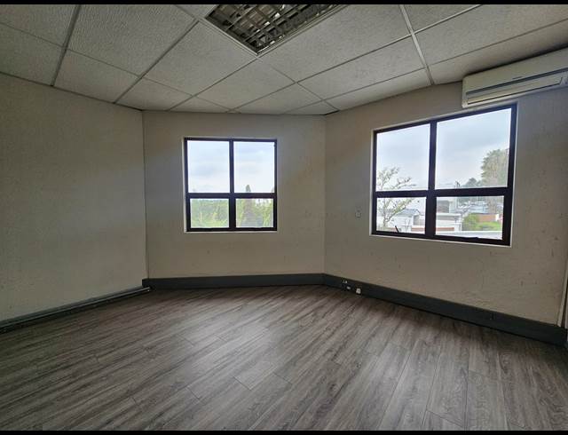 1,428M² OFFICE TO LET IN BRYANSTON