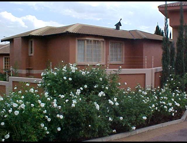 3 bed property to rent in STERREWAG