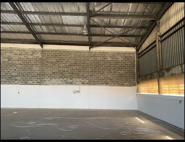 475M² WAREHOUSE TO LET IN RETREAT